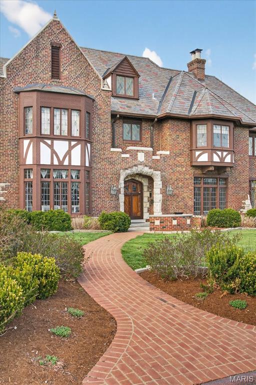 66 Lake Forest Drive