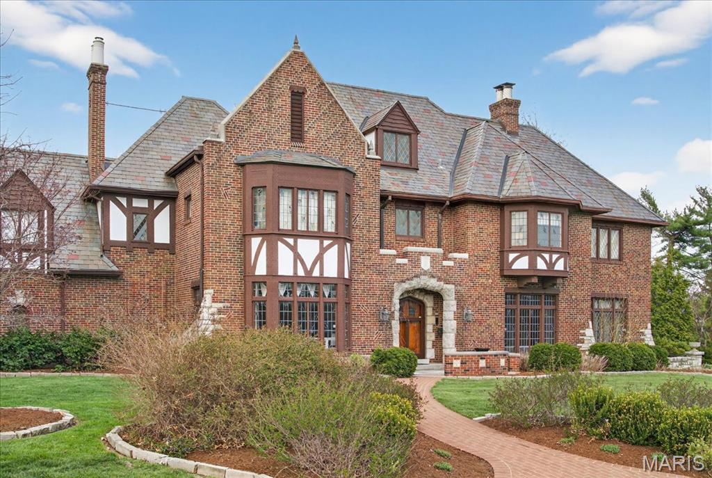 66 Lake Forest Drive