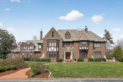 66 Lake Forest Drive St Louis MO 63117