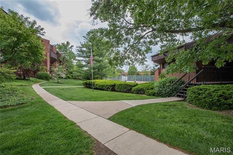 Tiny photo for 585 Coeur De Royale Drive #206, Creve Coeur, MO 63141 (MLS # 25081923)