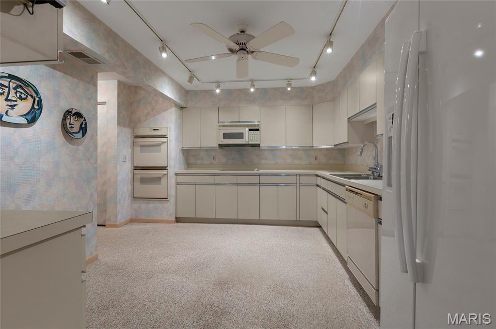 Coeur De Royale Condo - Residential