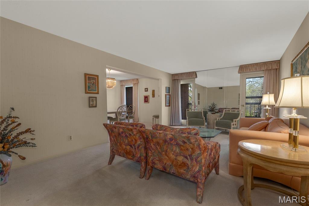 585 Coeur De Royale Drive 206