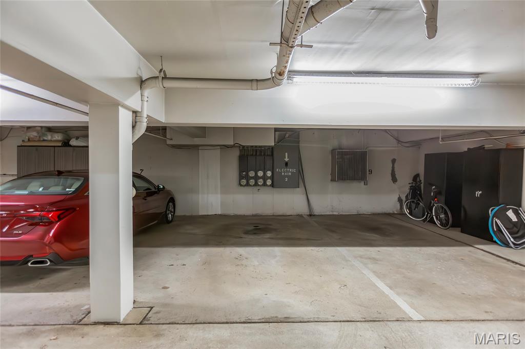 Coeur De Royale Condo - Residential