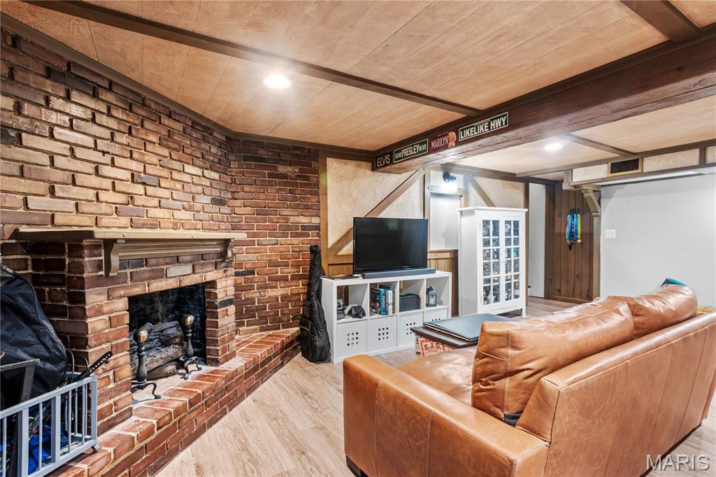 Saxon Manor 1 - Residential