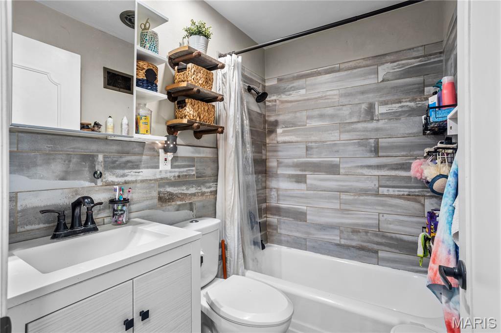 Saxon Manor 1 - Residential