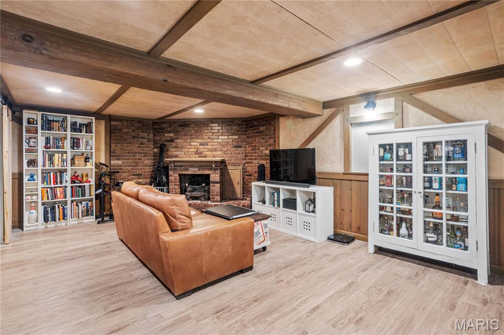 Saxon Manor 1 - Residential