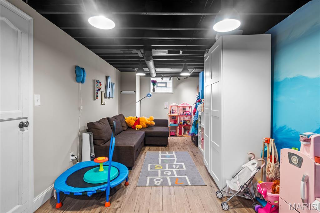 Saxon Manor 1 - Residential