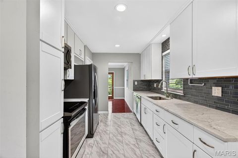 Tiny photo for 112 Robin Hill Lane, Ballwin, MO 63021 (MLS # 26027738)