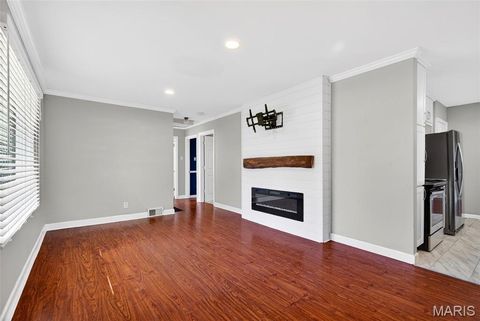Tiny photo for 112 Robin Hill Lane, Ballwin, MO 63021 (MLS # 26027738)