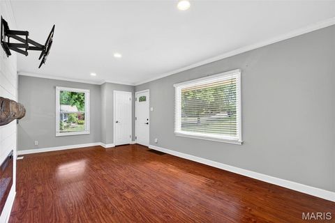 Tiny photo for 112 Robin Hill Lane, Ballwin, MO 63021 (MLS # 26027738)