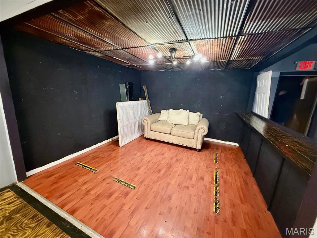 n/a - Commercial Sale