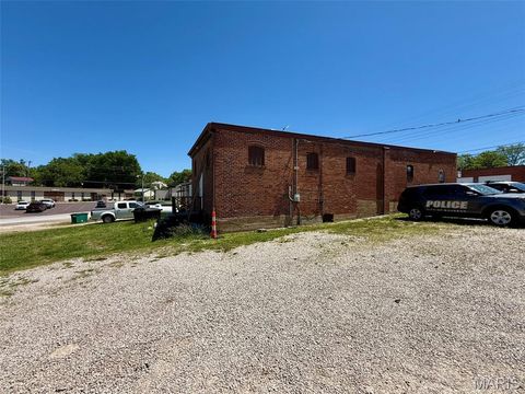 Tiny photo for 362 E Pine Street, Bourbon, MO 65441 (MLS # 26030705)
