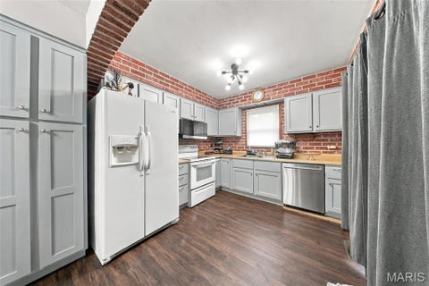 Tiny photo for 109 N Oak Street, Rolla, MO 65401 (MLS # 26058792)