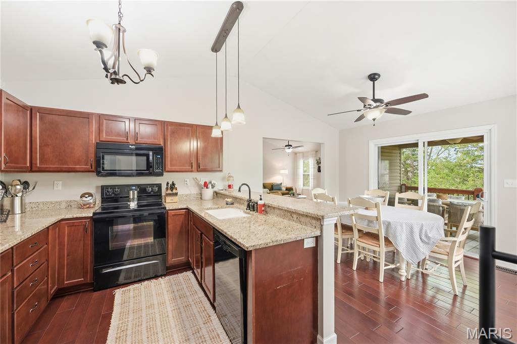 Seasons At Lsl - Residential