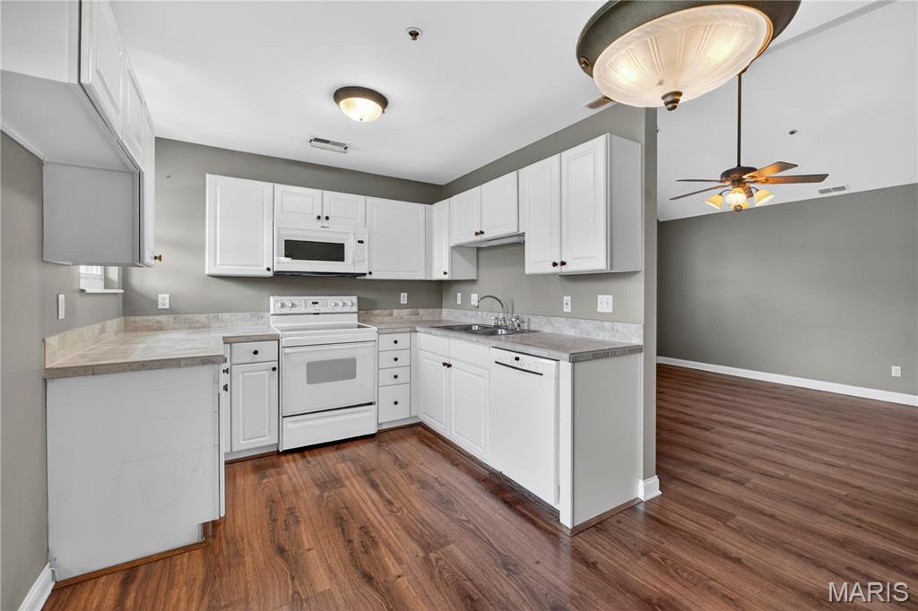 Victoria Crossing Easement 20 At - Residential