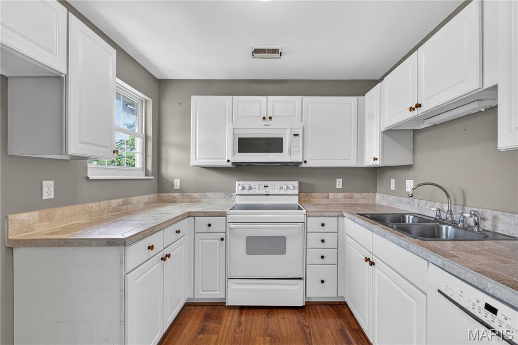Victoria Crossing Easement 20 At - Residential