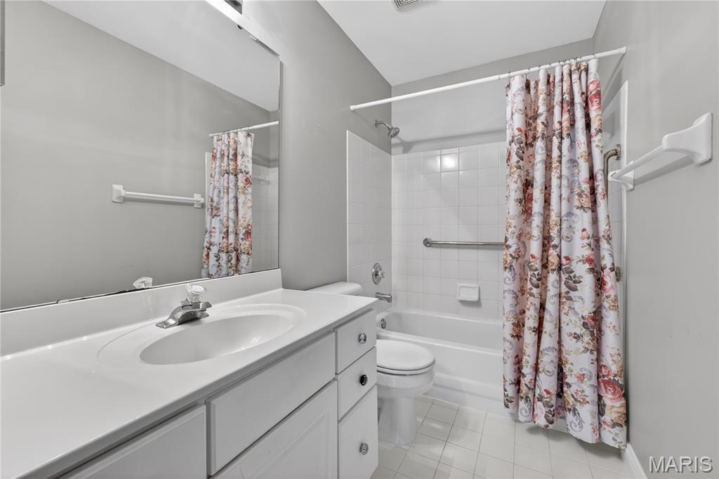 Victoria Crossing Easement 20 At - Residential