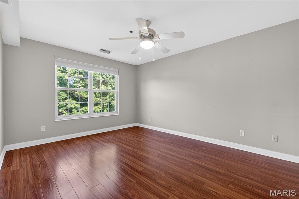 Victoria Crossing Easement 20 At - Residential