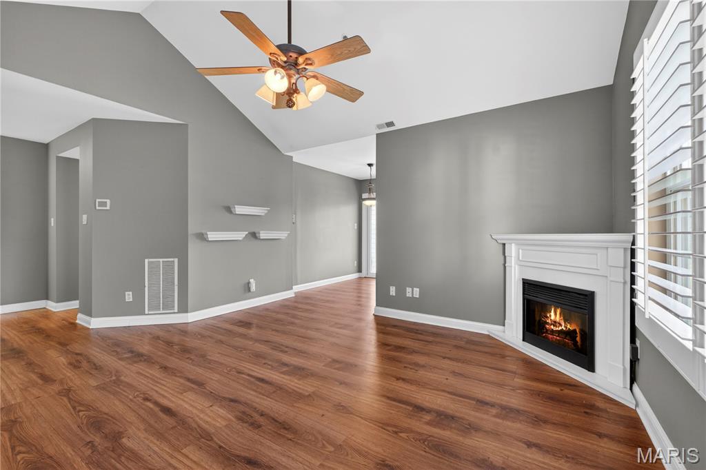 Victoria Crossing Easement 20 At - Residential