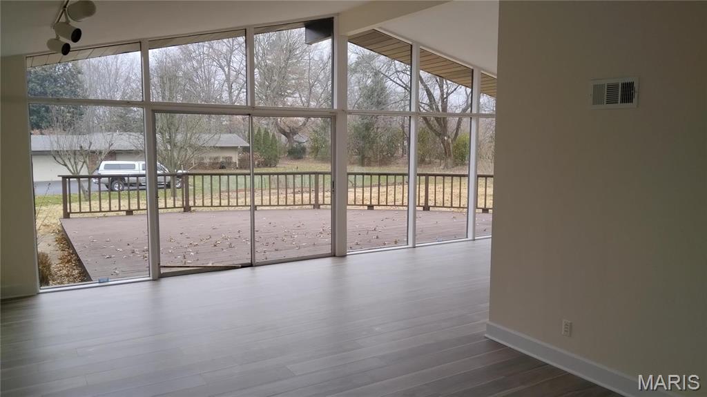 10621 Country View Drive