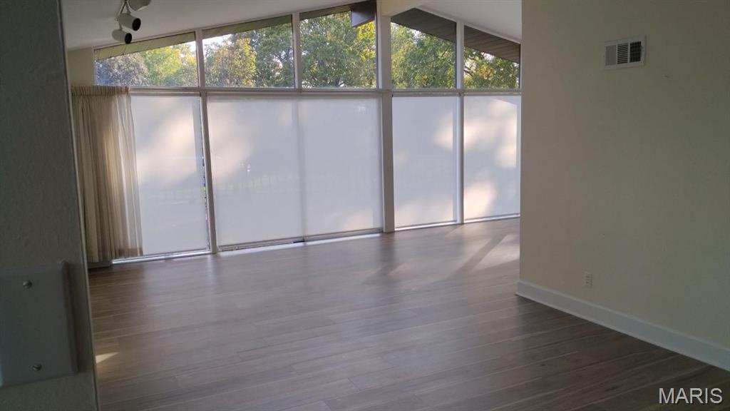 10621 Country View Drive