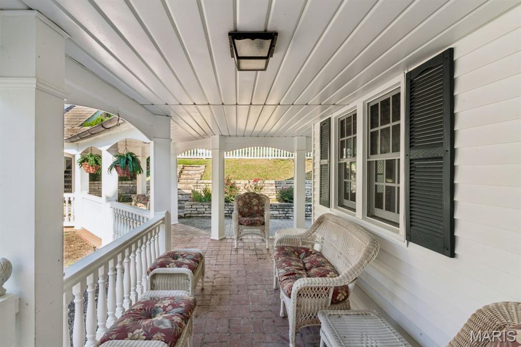 2333 Ossenfort Road
