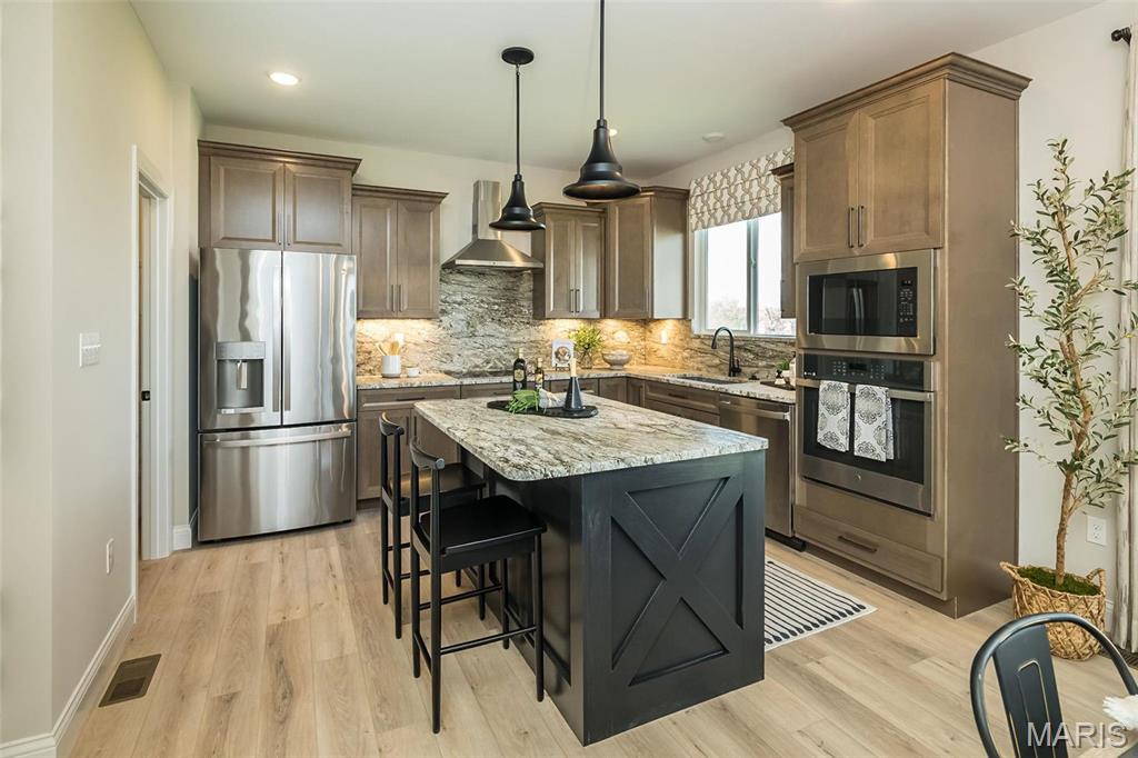 Majestic Lakes - Residential