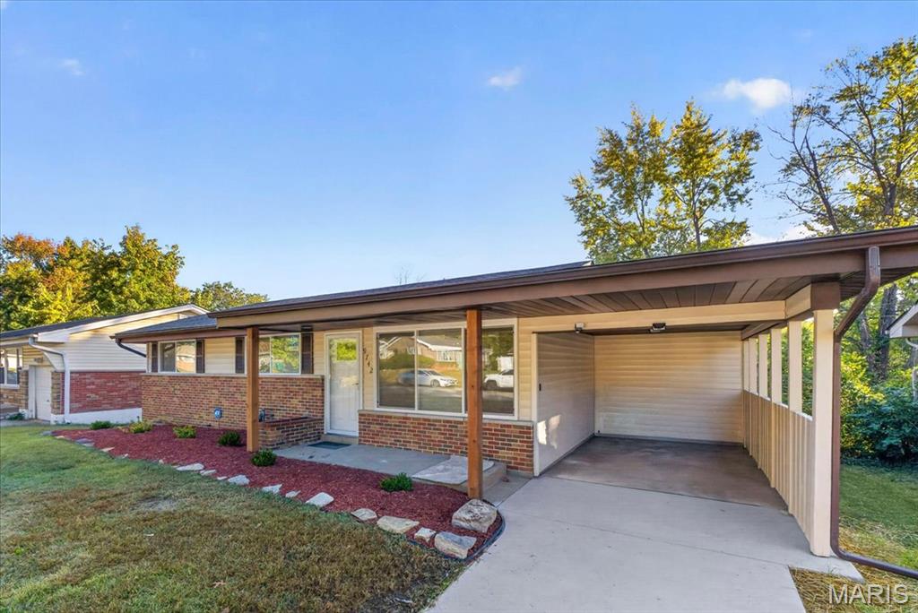 Photo of 9742 Wendell Drive, St Louis, MO 63136 (MLS # 26067884)