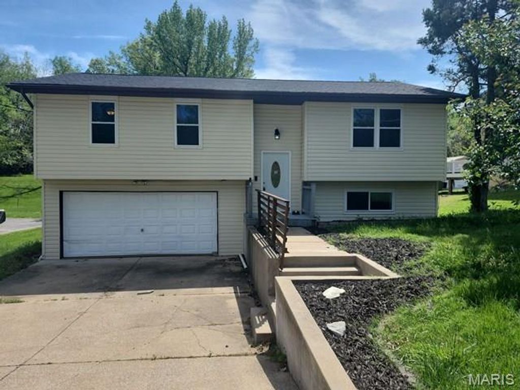 Photo of 712 Tanglewood, Festus, MO 63028 (MLS # 26025866)