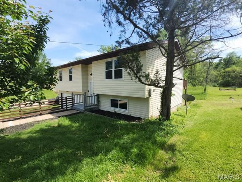 Photo of 712 Tanglewood, Festus, MO 63028 (MLS # 26025866)