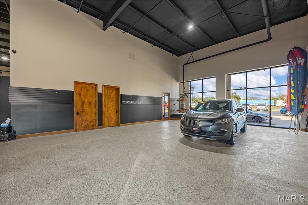 9080 Vmp Place - Commercial Sale