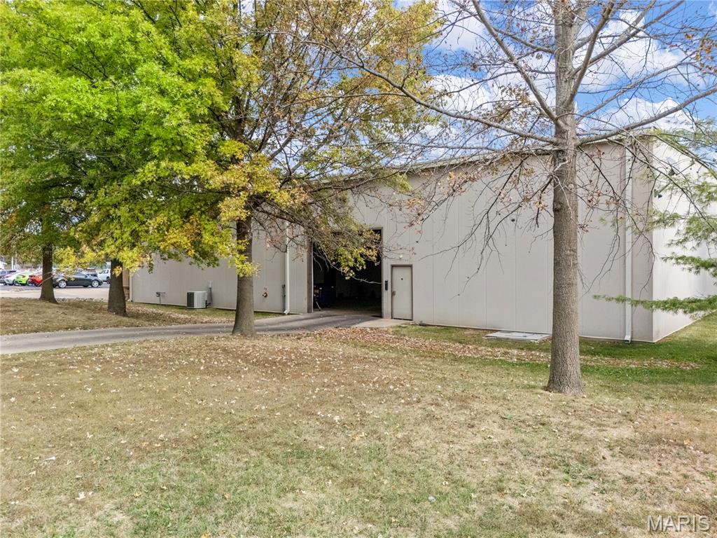 9080 Vmp Place - Commercial Sale