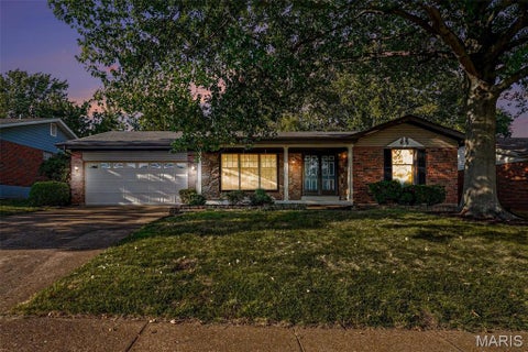 Photo of 9311 Cinnabar Drive, Unincorporated, MO 63126 (MLS # 26059694)