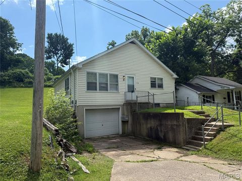 Photo of 418 Monroe Street, Pacific, MO 63069 (MLS # 25042827)