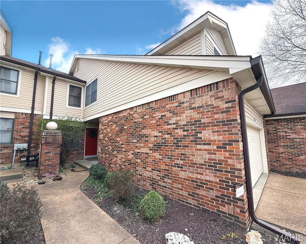 Photo of 13734 La Conte Court, St Louis, MO 63128 (MLS # 26018892)