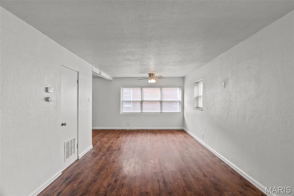 3752 Chippewa Street