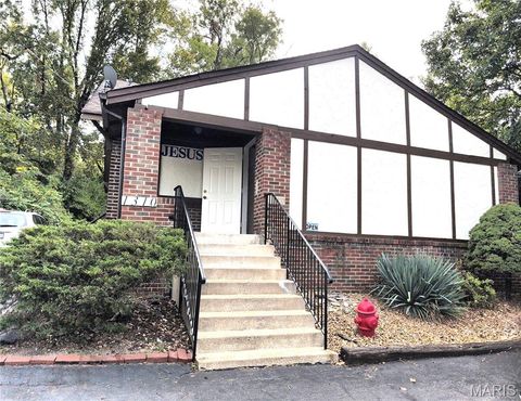 1310 S Florissant Road Cool Valley MO 63121