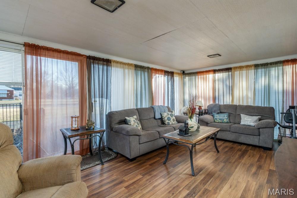 Esther Add - Commercial Sale