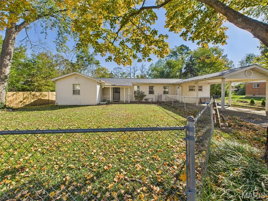 Charming 3-bedroom, 1-bath home located in a quiet neighborhood in the heart of Poplar Bluff! This move-in-ready property features new flooring, an updated bathroom, and sits on nearly half an acre. Enjoy the fenced in yard, perfect for kids and pets, as well as the covered back deck leads to the private back yard, great for entertaining or gardening. Conveniently close to schools, shopping, and other local amenities, this home offers both comfort and convenience!