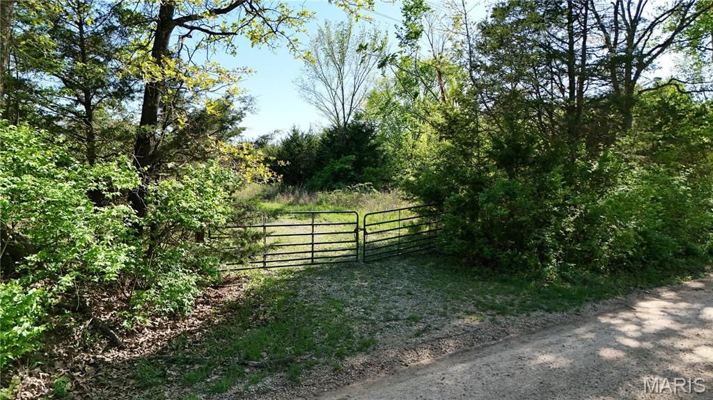 Photo of 2654 N Mapleshade Road, Cuba, MO 65453 (MLS # 26024462)