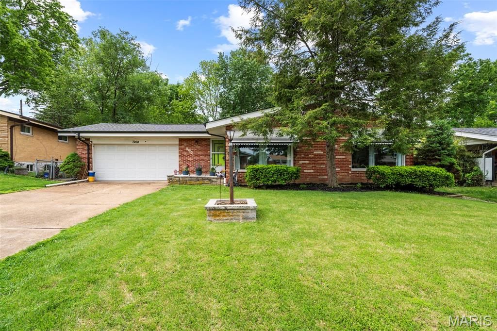 Photo of 7204 Rockspring Drive, Affton, MO 63123 (MLS # 26028809)