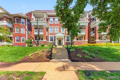 5553 Waterman Boulevard 3E St Louis MO 63112