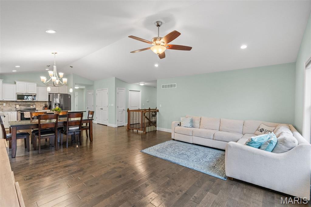 Walnut Ridge Place Loc 10 - Residential