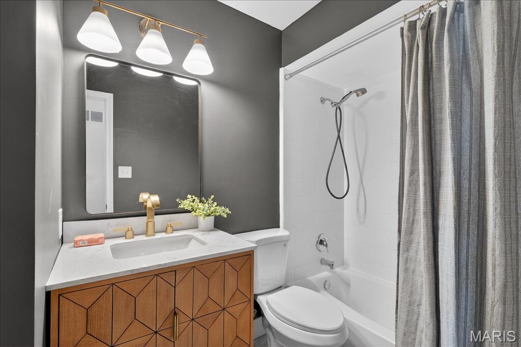 Queen Anne Village - Residential