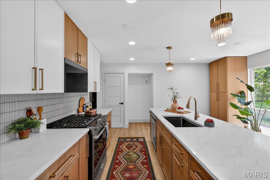 Queen Anne Village - Residential