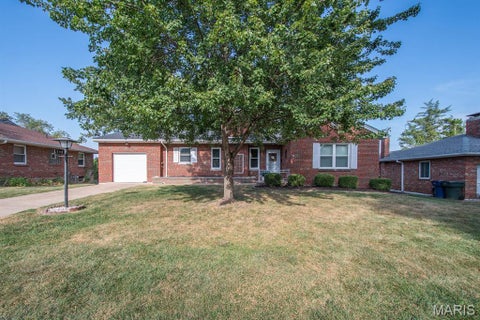 Tiny photo for 5118 Kingwood Drive, St Louis, MO 63123 (MLS # 26058823)