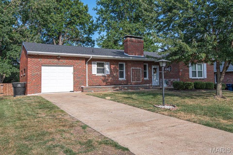 Tiny photo for 5118 Kingwood Drive, St Louis, MO 63123 (MLS # 26058823)