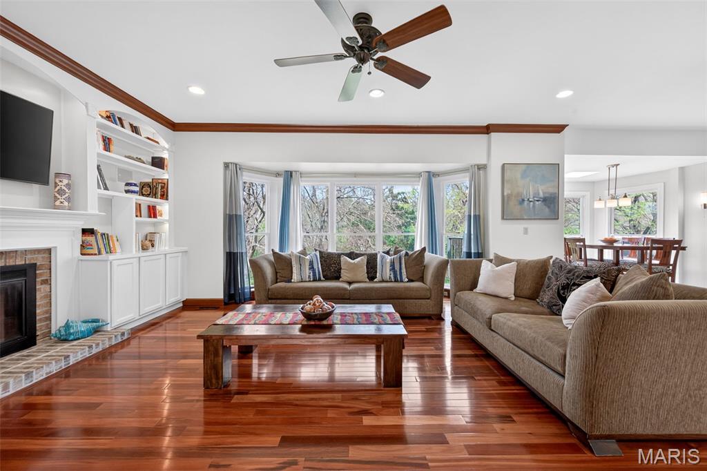 Turnberry Place - Residential