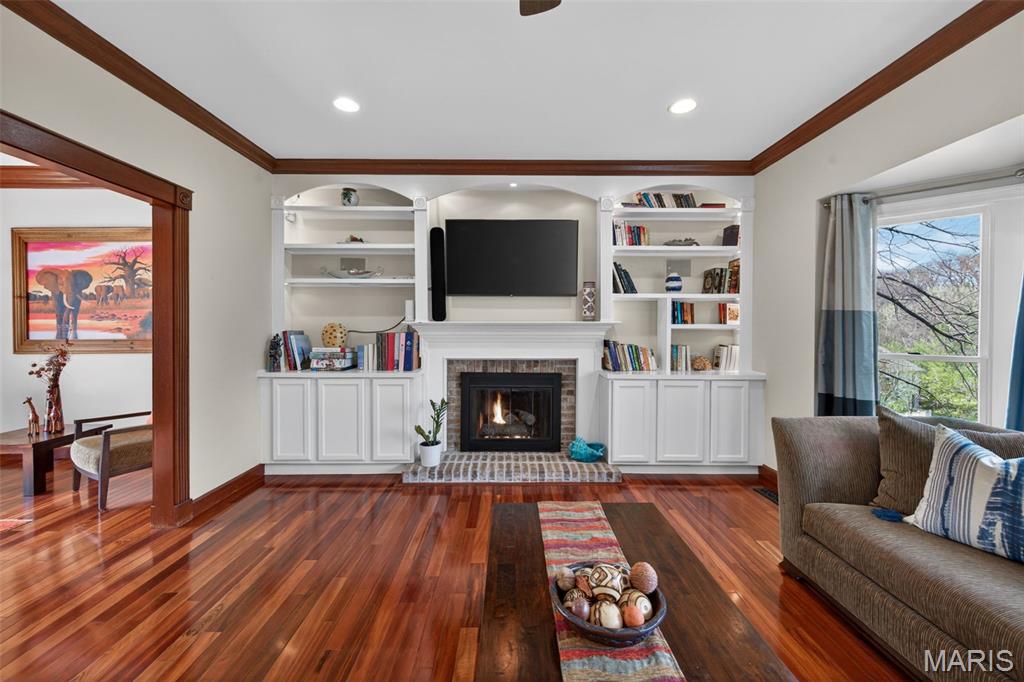 Turnberry Place - Residential