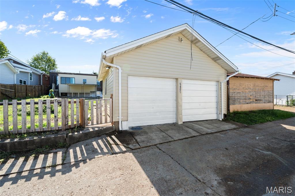 West Line/Michigan Ave - Residential